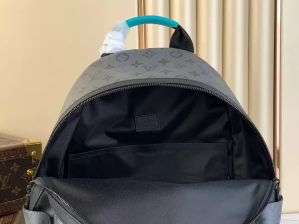 LV Discovery Backpack PM M11641 - RBV86