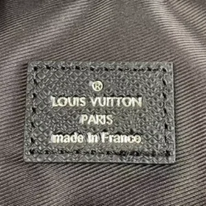 LV Porte Documents Voyage Black Taiga Cowhide Leather - RBV73