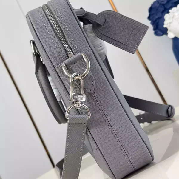 LV Porte Documents Voyage PM - RBV69