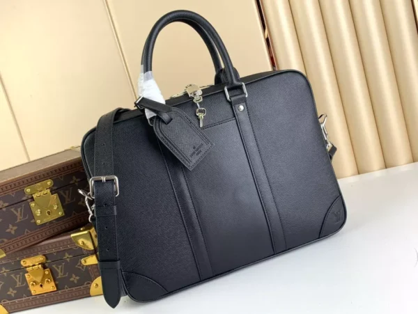 LV Porte Documents Voyage PM - RBV71