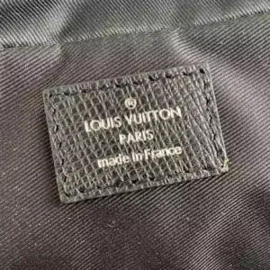 LV Porte Documents Voyage PM - RBV71