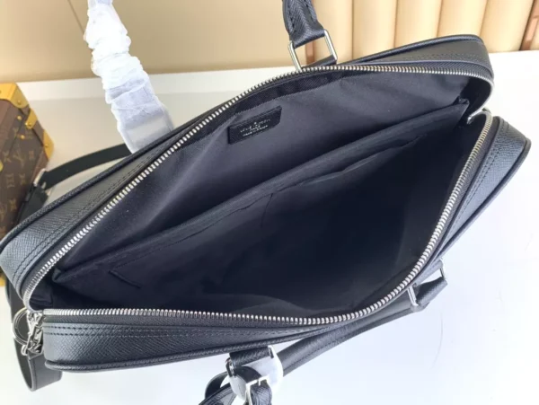 LV Porte Documents Voyage PM - RBV71