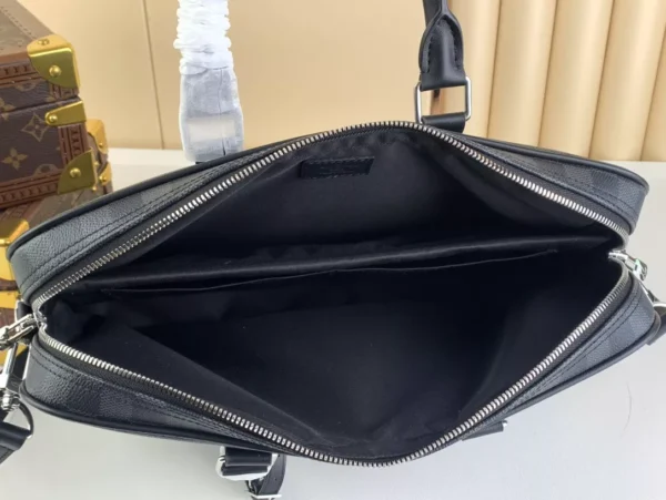 LV Porte-Documents Voyage PM - RBV77