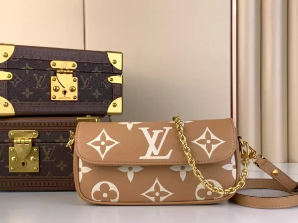 LV Wallet On Chain Ivy M12758 - RLB33