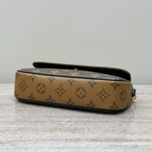 LV Wallet On Chain Ivy M26587 - RLB34