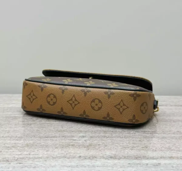 LV Wallet On Chain Ivy M26587 - RLB34