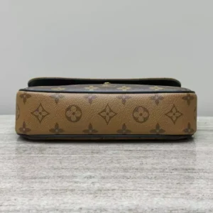 LV Wallet On Chain Ivy M26587 - RLB34