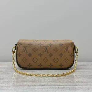LV Wallet On Chain Ivy M26587 - RLB34