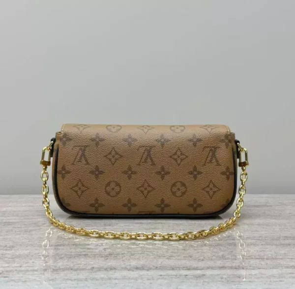 LV Wallet On Chain Ivy M26587 - RLB34