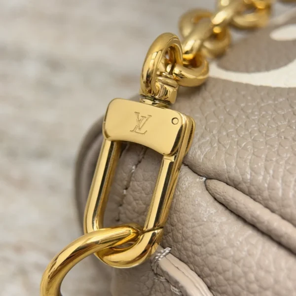 LV Wallet On Chain Ivy M82211 - RLB32