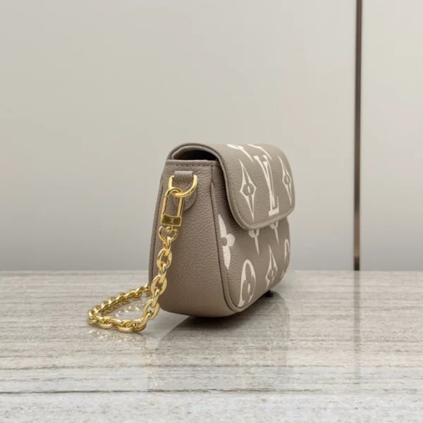 LV Wallet On Chain Ivy M82211 - RLB32
