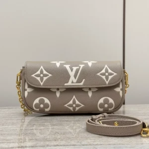 LV Wallet On Chain Ivy M82211 - RLB32