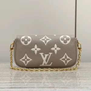 LV Wallet On Chain Ivy M82211 - RLB32