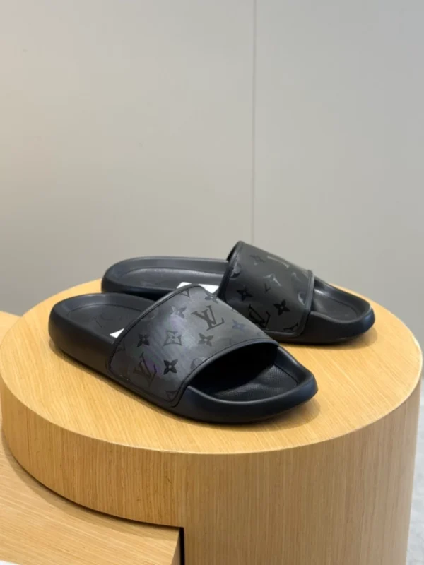 LV Waterfront Mule - S66