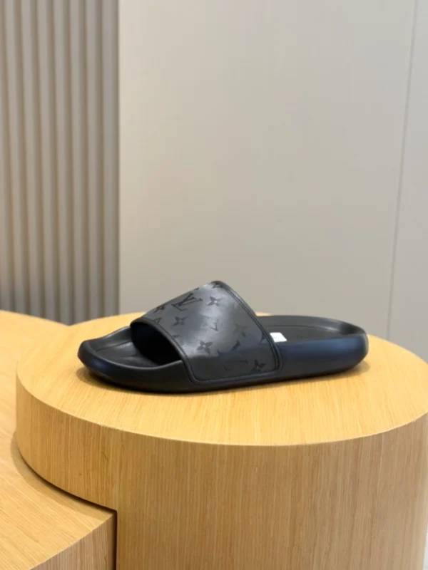 LV Waterfront Mule - S66
