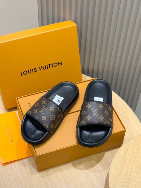 LV Waterfront Mule - S69
