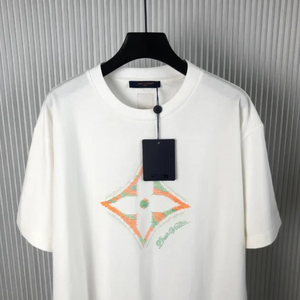 LV Monogram Flower 3D Gradient Print T-Shirt in White - LRT71