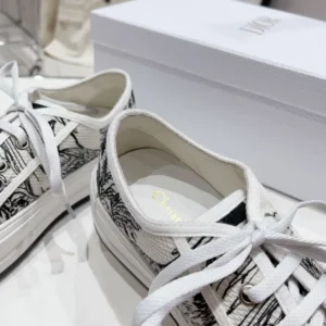 Dior Walk'n'Dior Platform Sneaker - RDS109