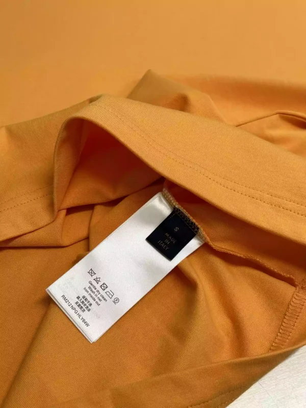 Embossed LV T-Shirt - LRT78