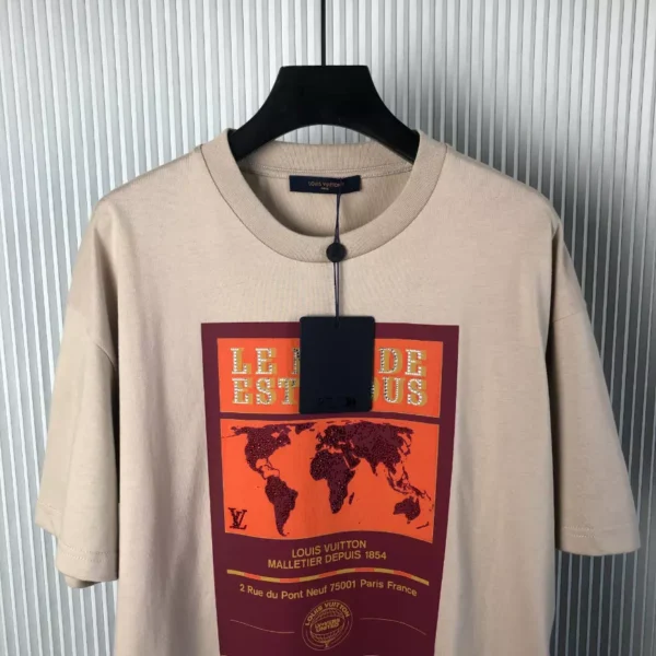 LV Embellished Graphic Cotton T-Shirt in Brown - LRT73