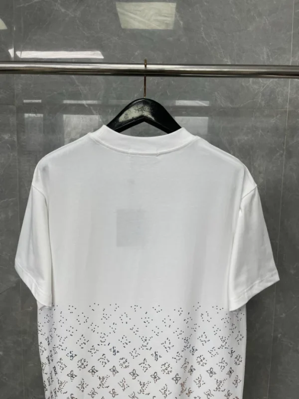 LV Monogram Gradient Embellished Short-Sleeved Crewneck - LRT101