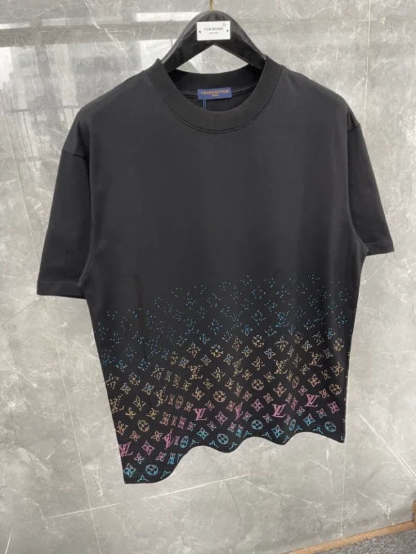 LV Monogram Gradient Embellished Short-Sleeved Crewneck - LRT102