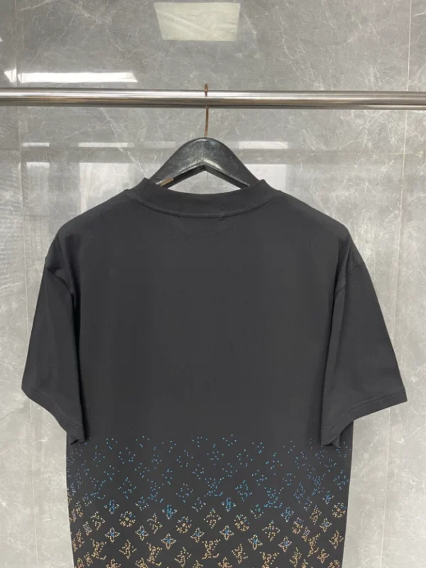 LV Monogram Gradient Embellished Short-Sleeved Crewneck - LRT102