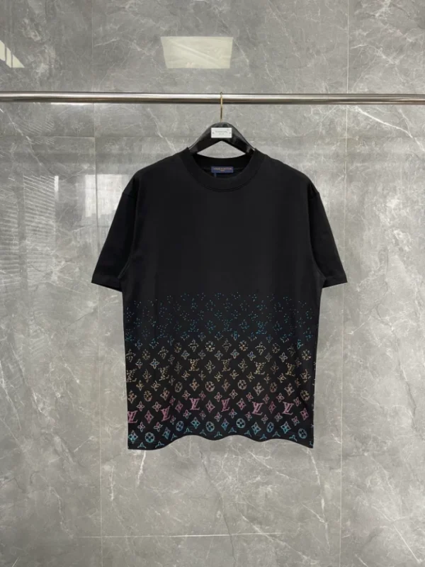 LV Monogram Gradient Embellished Short-Sleeved Crewneck - LRT102