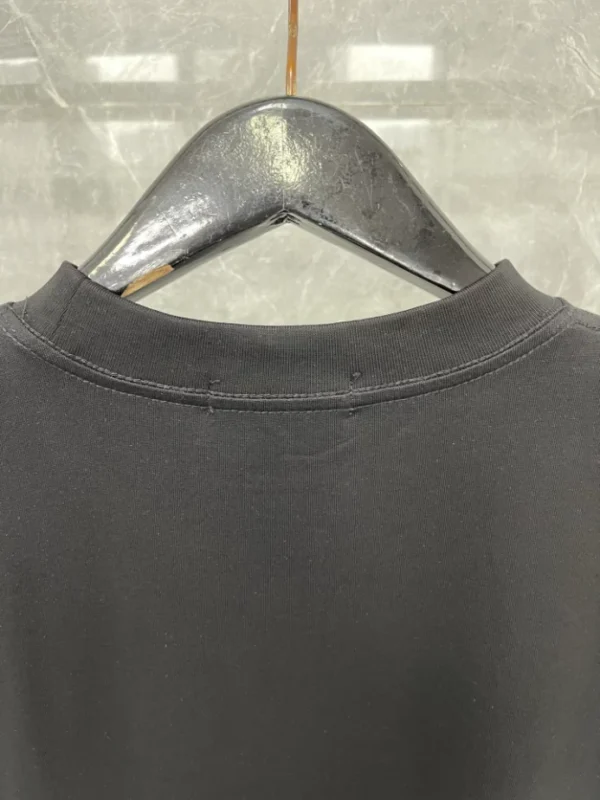 LV Monogram Gradient Embellished Short-Sleeved Crewneck - LRT102