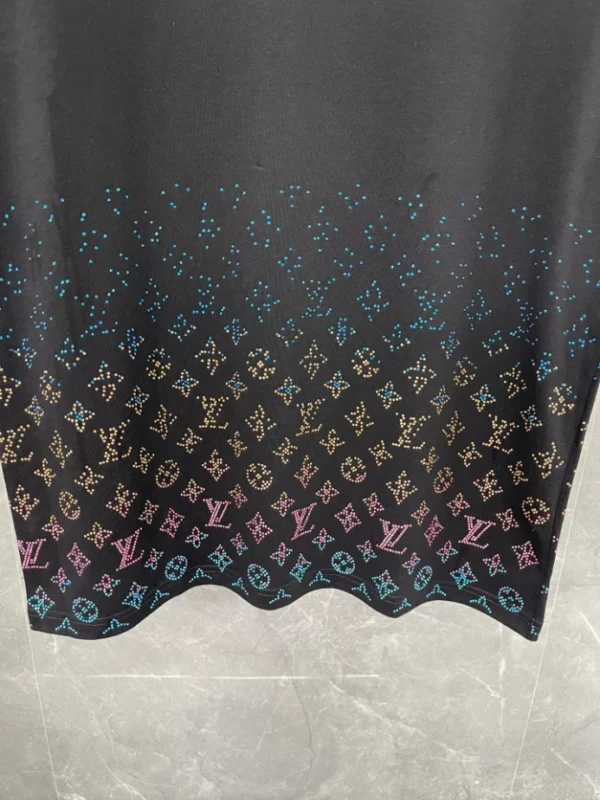 LV Monogram Gradient Embellished Short-Sleeved Crewneck - LRT102