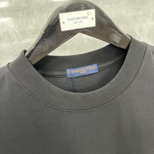 LV Monogram Gradient Embellished Short-Sleeved Crewneck - LRT102