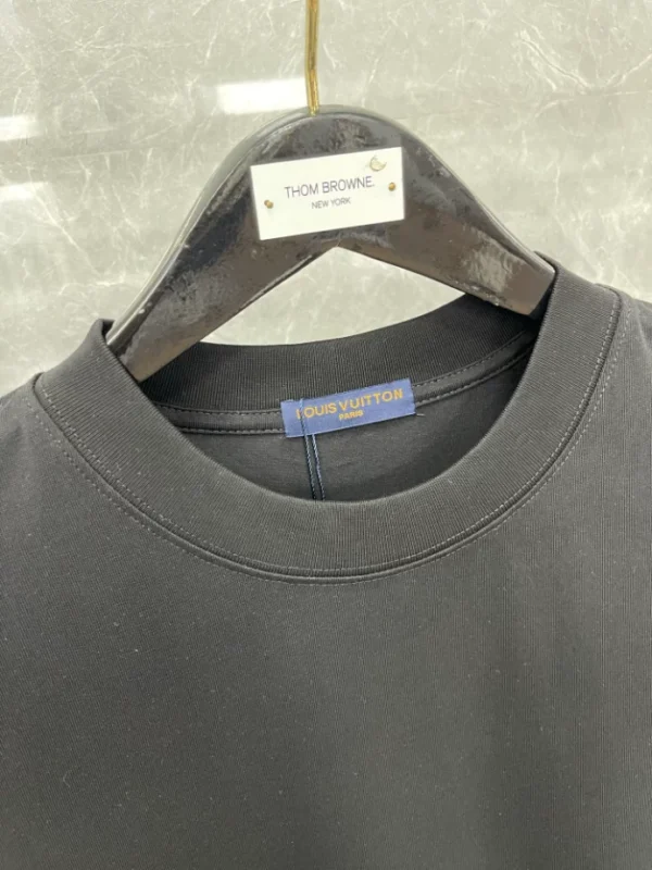 LV Monogram Gradient Embellished Short-Sleeved Crewneck - LRT102