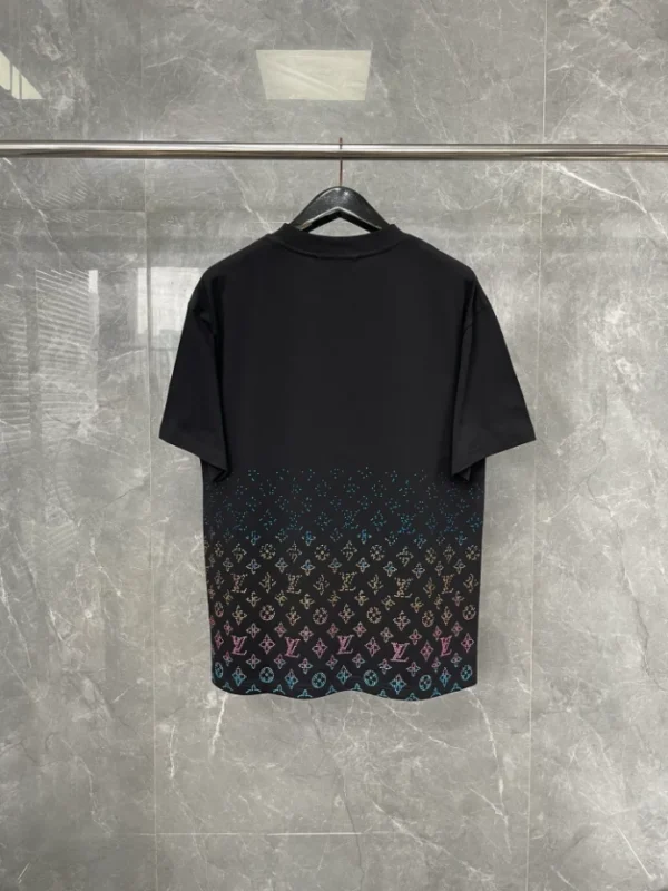 LV Monogram Gradient Embellished Short-Sleeved Crewneck - LRT102