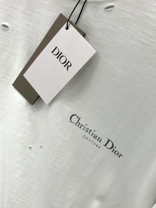 Christian Dior Couture T-Shirt, Relaxed Fit White Distressed-Effect Cotton Jersey - DRT12