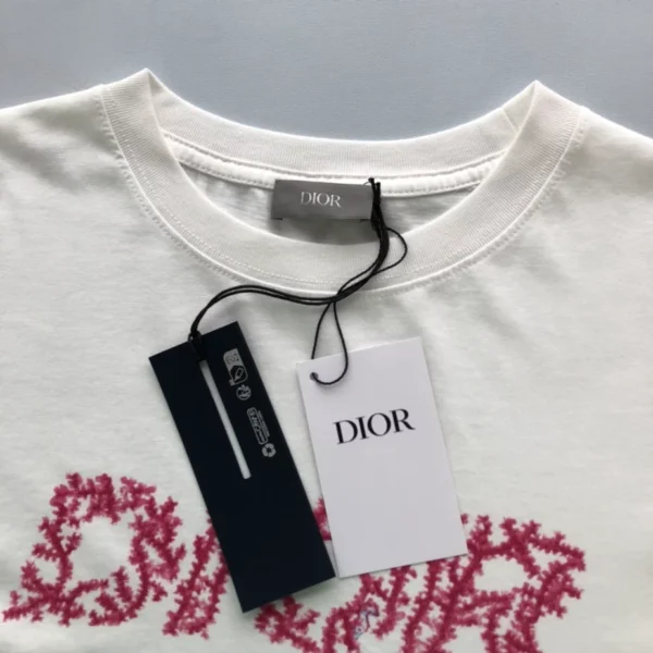 Dior Italic Coral Relaxed Fit T-Shirt In White - DRT03