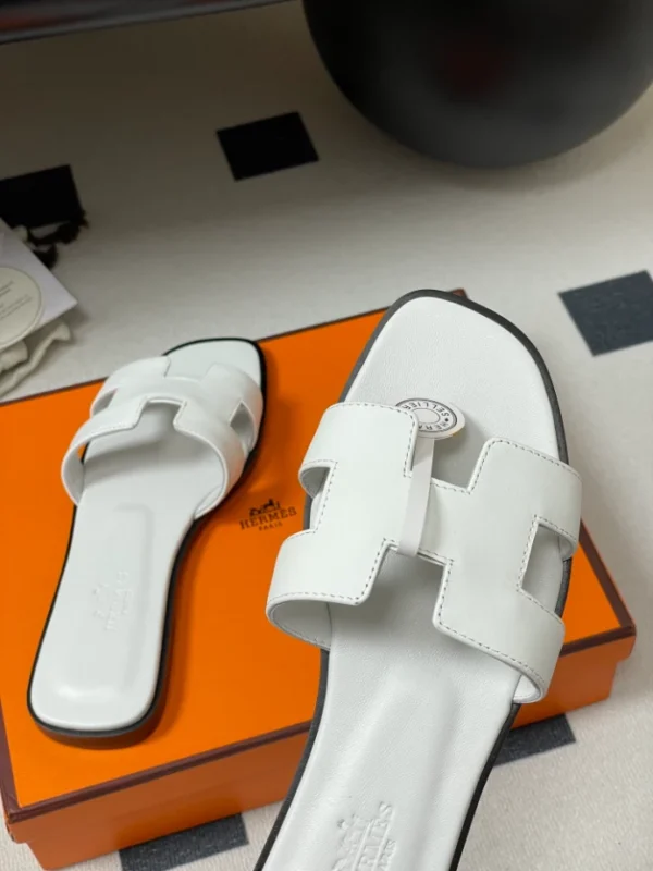 Hermes Oran Sandal - H03
