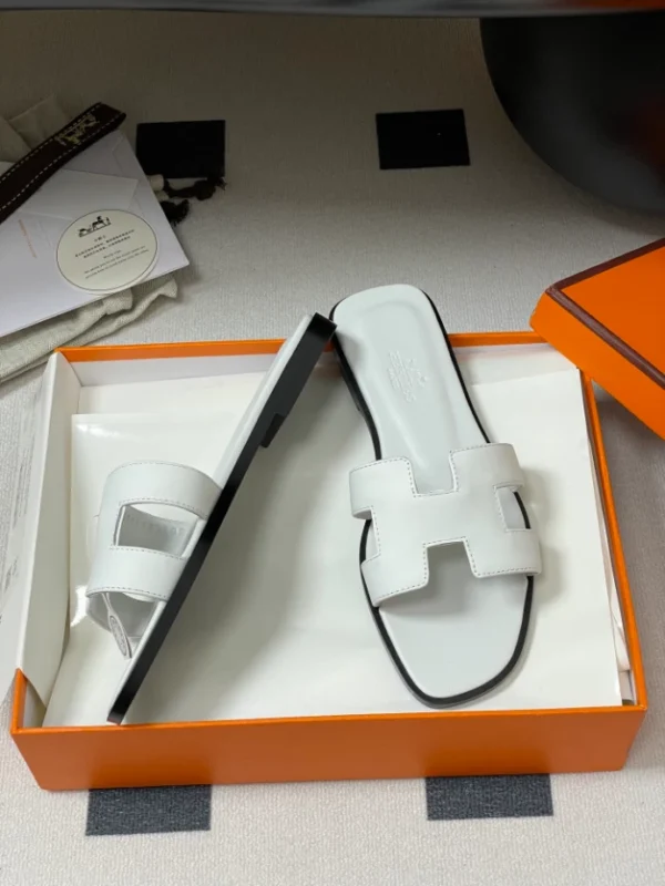 Hermes Oran Sandal - H03