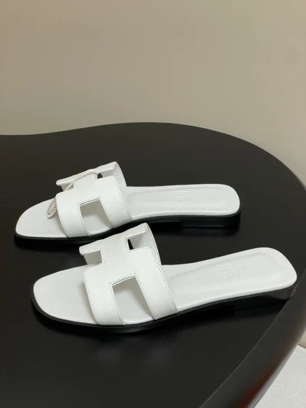 Hermes Oran Sandal - H03