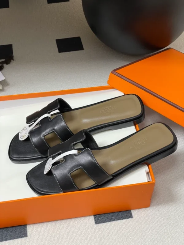 Hermes Oran Sandal - H04