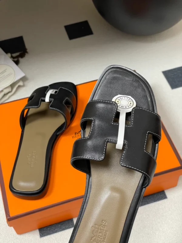 Hermes Oran Sandal - H04