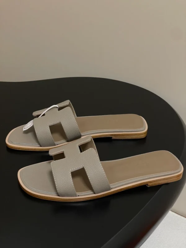 Hermes Oran Sandal - H06