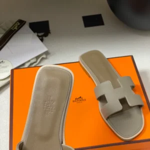 Hermes Oran Sandal - H06