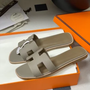 Hermes Oran Sandal - H06