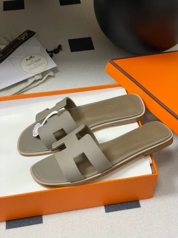 Hermes Oran Sandal - H06