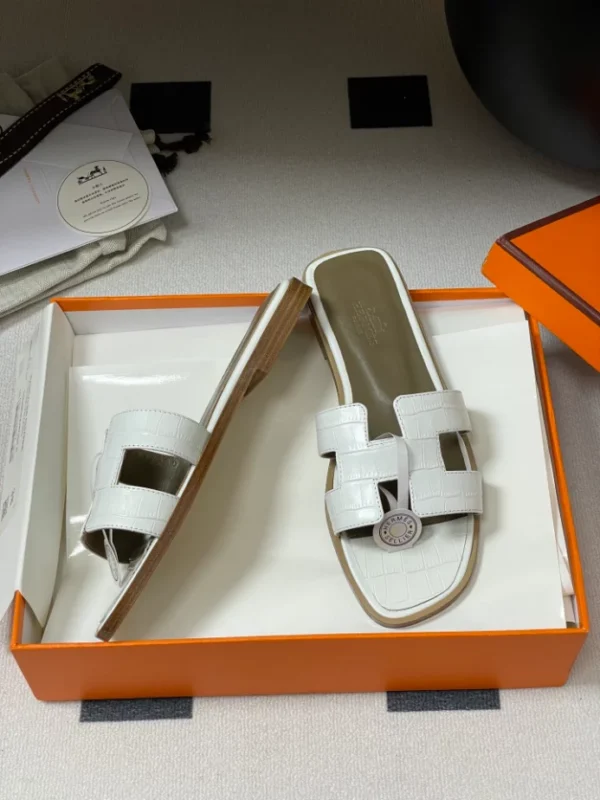Hermes Oran Sandal - H10