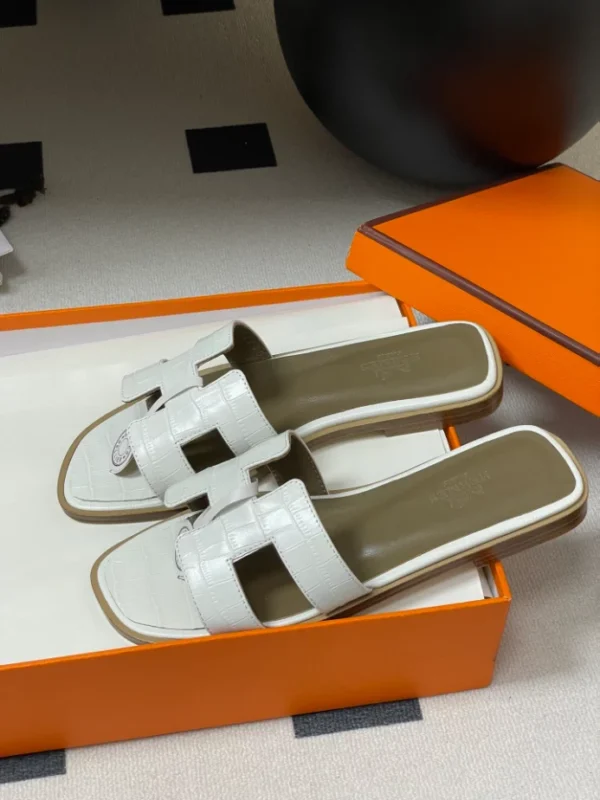 Hermes Oran Sandal - H10