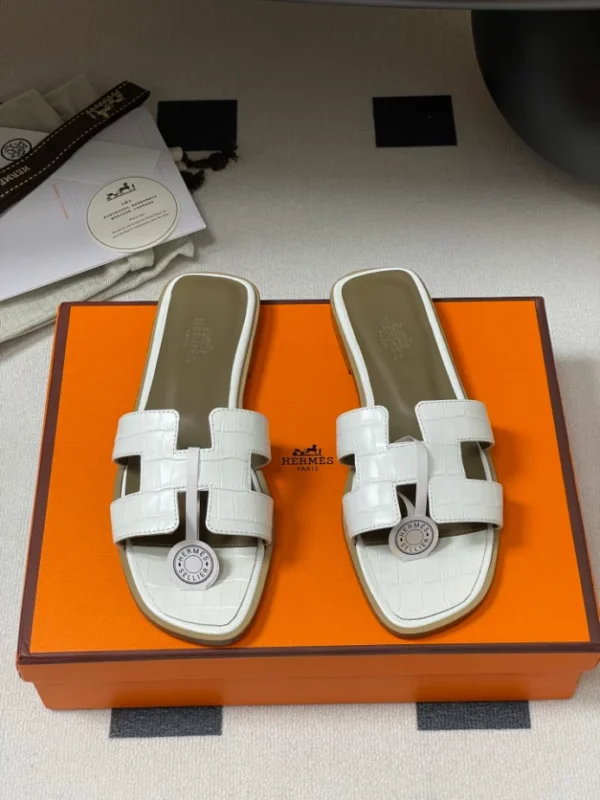 Hermes Oran Sandal - H10