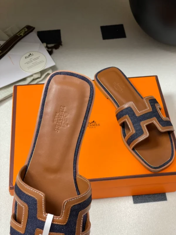 Hermes Oran Sandal - H11