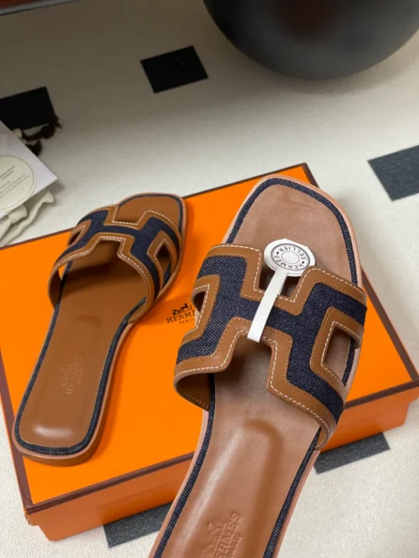 Hermes Oran Sandal - H11