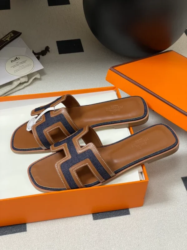 Hermes Oran Sandal - H11